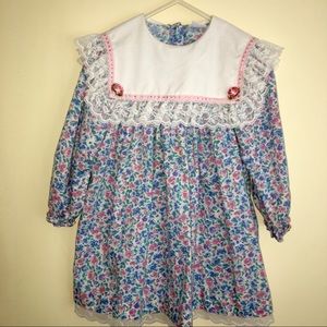 VINTAGE Bryan Size 3T Dress With Ditzy Floral Print And A Fully Squared Collar